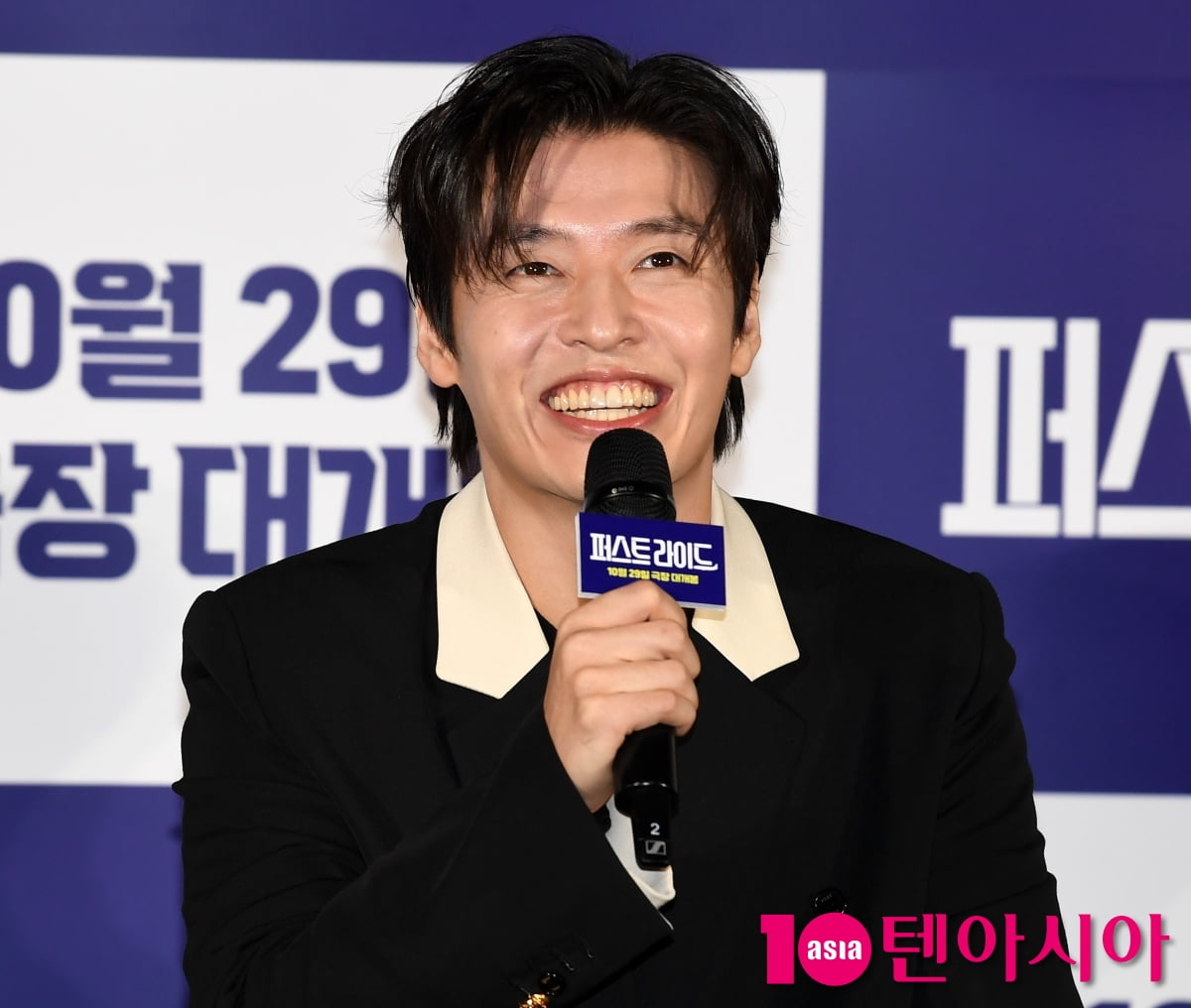 강하늘, 인텔리 바보의 꽃미소[TEN포토]