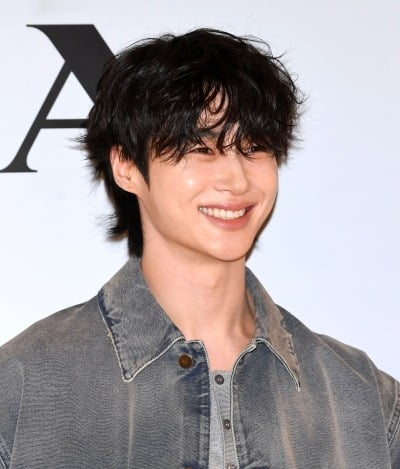 '100억 몸값설' 변우석, 류선재 신드롬 넘어선 본체 매력…아너스클럽 회원→독립영화 제작 지원 [TEN피플]