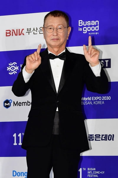 '위원장 김준호' 부코페, 故 전유성 추모 "최초 수식어로 새로운 길 개척"
