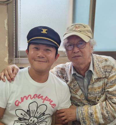 '폐기흉 악화' 故전유성 제자였던 조세호 "교수님 편히 쉬어주세요"