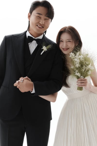 김지연♥정철원, 12월 14일 결혼식…子 출산 먼저한 후 웨딩화보 공개
