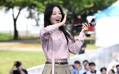 박혜원, 발매 전 깜짝 스포했다…무반주 라이브 열창에 쏟아진 '환호' [ATA프렌즈]