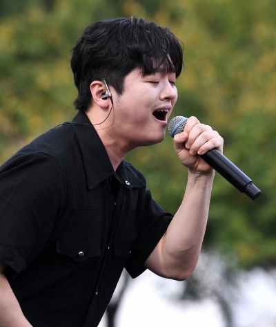 "한강 놀러만 왔는데"…'역주행 신화' 황가람, 남다른 감회 밝혔다 "여러분은 빛나는 별" [ATA프렌즈]