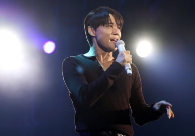 김준수, 21년째 여전한 '강철 성대' 비결 있었네…"오늘도 ○○해 기분 좋아"  [ATA프렌즈]