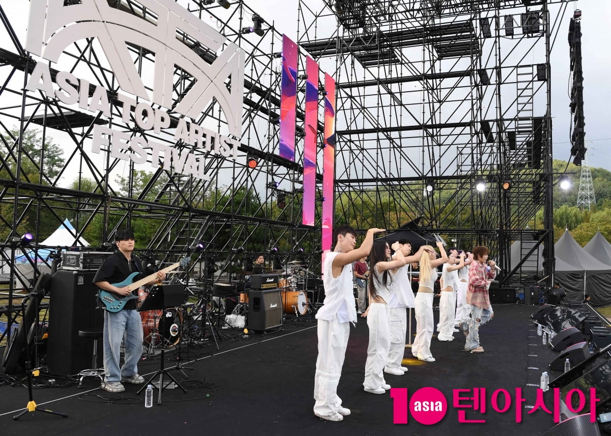 'ATA' 하성운, 가을을 입은 스윗가이[TEN포토+]