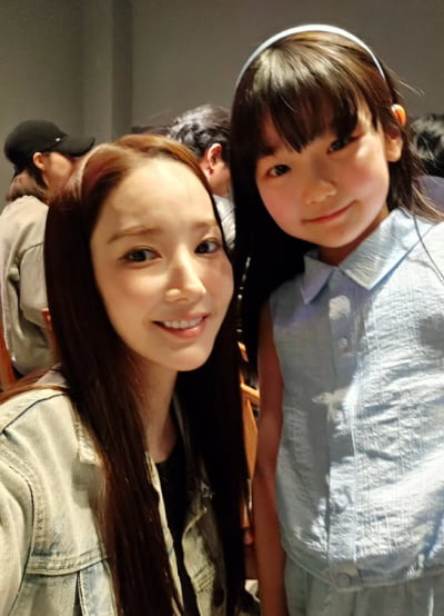 37kg 박민영, 2017년생 아역과 비슷한 얼굴 크기…"마음도 얼굴도 예뻐"