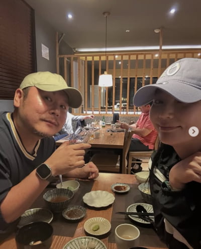"가장 힘든 시기에 내 손 잡아줘"…송요훈 감독♥안혜경, 결기 2주년 자축