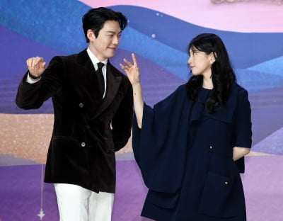 김우빈-수지, 판타지 커플...다 이루어질지니~[TEN포토+]