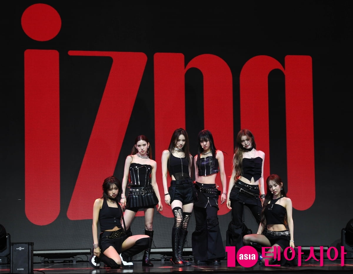 이즈나, 타이틀곡 '맘마미아'로 컴백[TEN포토+]