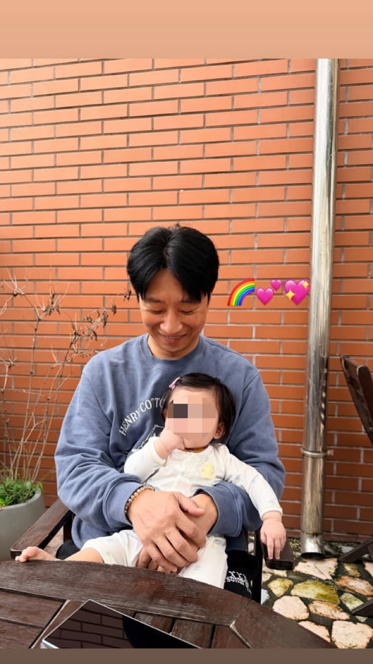 손담비 딸, 어느새 국대 아빠와 테라스 즐기는 소녀