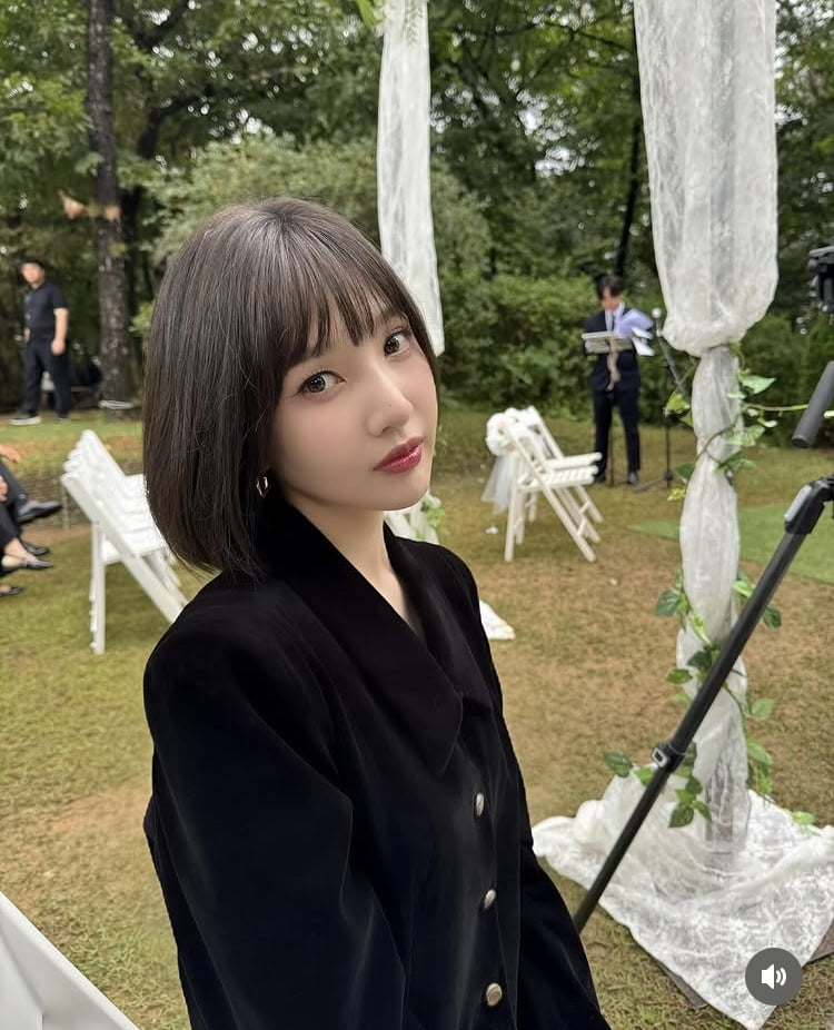 MBC ‘나혼산‘에 나왔던 그 붕어빵 동생…조이, 결혼식서 세자매 공개
