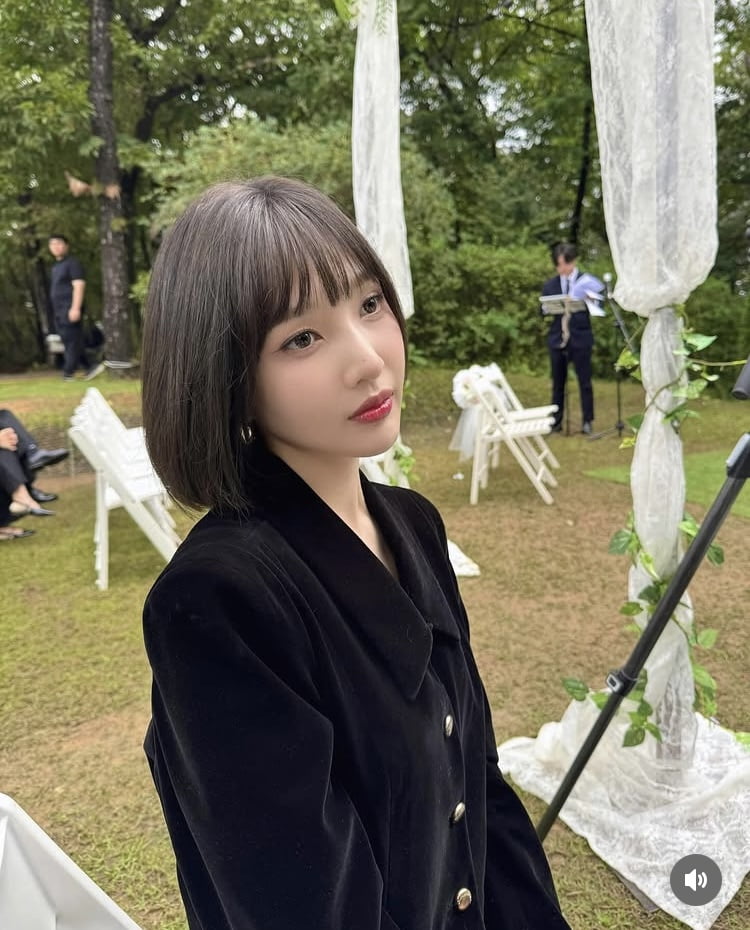 MBC ‘나혼산‘에 나왔던 그 붕어빵 동생…조이, 결혼식서 세자매 공개