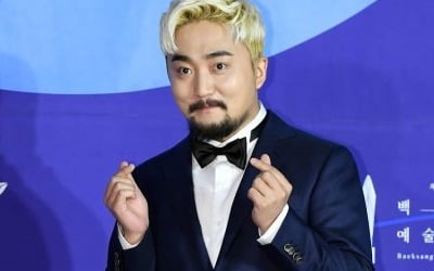 [공식] '안유정♥' 유병재, 열애 중 기쁜 소식 전했다…"내가 더 많이 배워" '열혈사제' MC 발탁