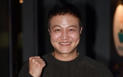 '딸 셋 아빠 ' 정웅인, 전 재산 사기당했다…"사채업자 찾아가 무릎까지 꿇어" ('4인용식탁')