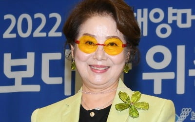 [공식] '81세' 선우용녀, 기쁜 소식 전했다…"35살 연하남에게 홀랑 넘어가" ('용녀한끼')