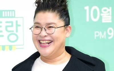 '57세 미혼' 이영자, 유명 셰프에 애교 부렸다…알고보니 '흑백요리사' 출신 ('전참시')