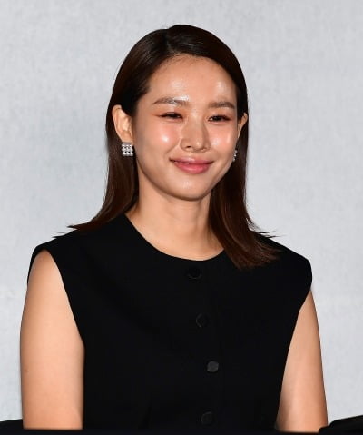 조윤희 "女로아 동생 생겼어요"…반려묘 '시오' 입양 소식 전했다