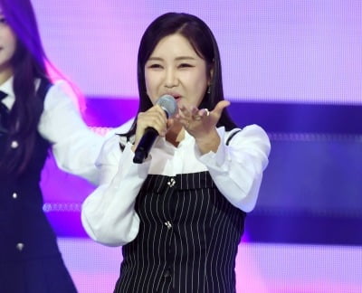 송가인, 실물 미모 어떻길래…박나래 "마르고 예뻐" ('나래식')[종합]
