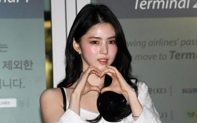 [공식] 한소희, 데뷔 9년 만에 드디어 기쁜 소식…첫 글로벌 팬미팅→26일 서울 피날레 공연