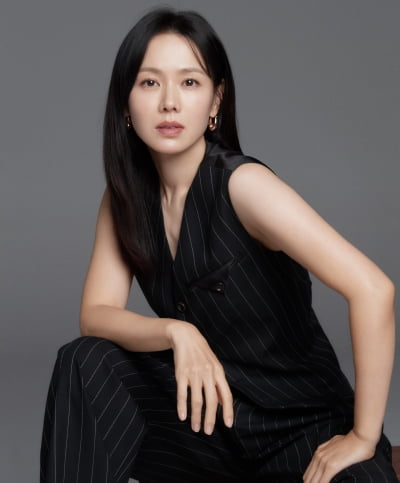 Son Ye-jin Reflects on Challenging First Scene with Director Park Chan-wook in 'Inevitability'