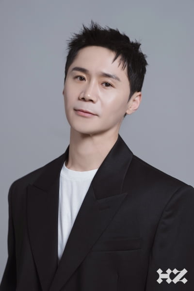 俳優イム・チョルス、話題のドラマ『スピリットフィンガーズ』で新たな魅力を発揮