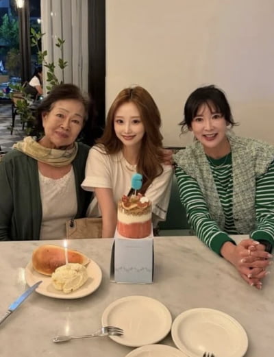 이상아 딸, 바비 인형 빼다 박았네