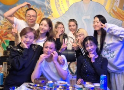 진미령, '전남편' 故전유성 별세 후 근황 보니…"지인들과 급번개 만남"