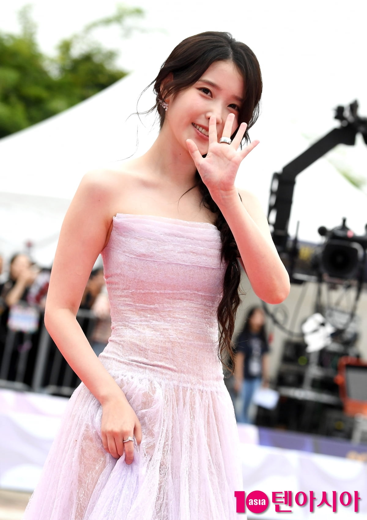 아이유, 레드카펫의 꽃 한송이[TEN포토+]