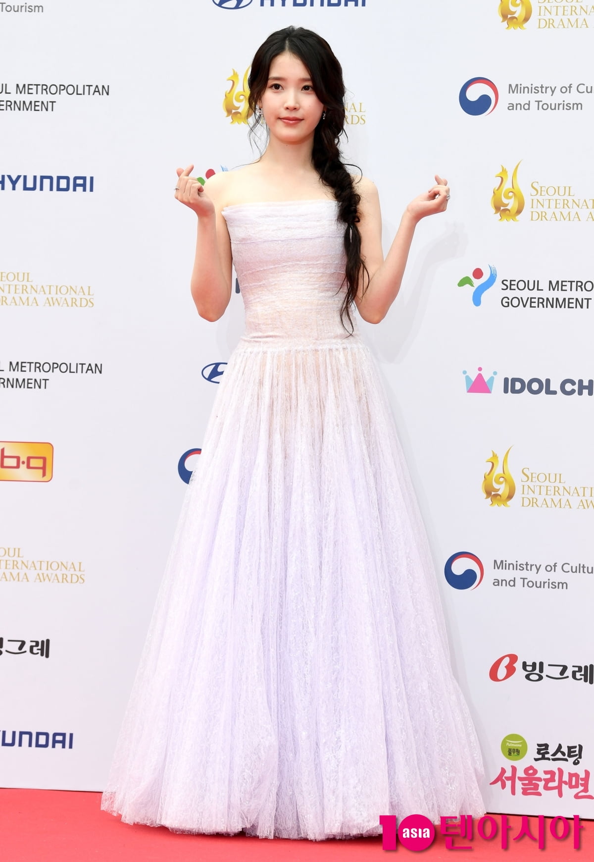 아이유, 레드카펫의 꽃 한송이[TEN포토+]