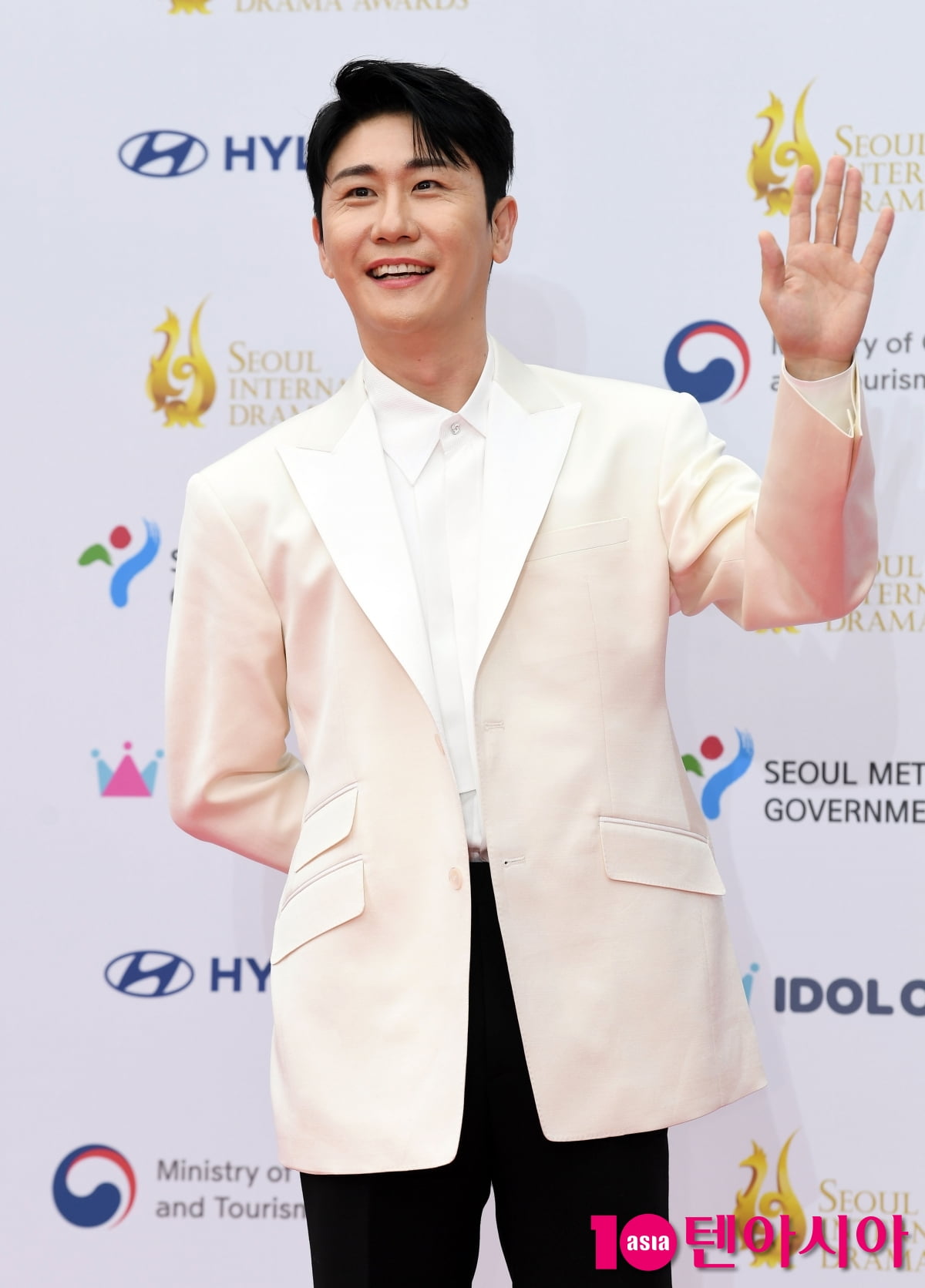 영탁, 꽃미소 날리는 트로트 왕자님[TEN포토+]
