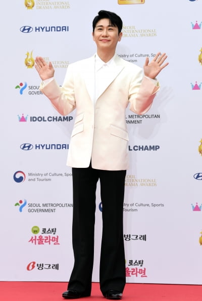 영탁, 꽃미소 날리는 트로트 왕자님[TEN포토+]