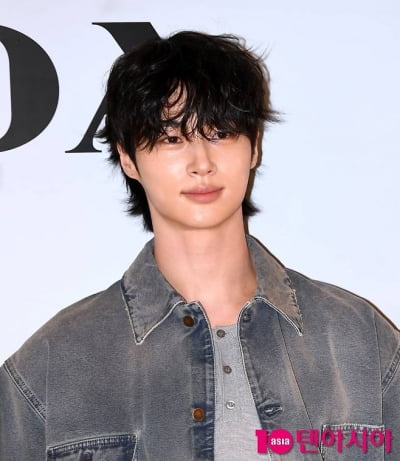'과잉 경호 논란' 변우석 경호원, 업체까지 사과했는데…결국 처벌 못 피했다 [TEN이슈]