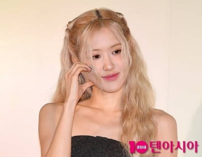 국왕에 훈장도 받았는데…로제 삭제·블랙아웃 처리한 英잡지, 결국 사과문 발표 [TEN이슈]