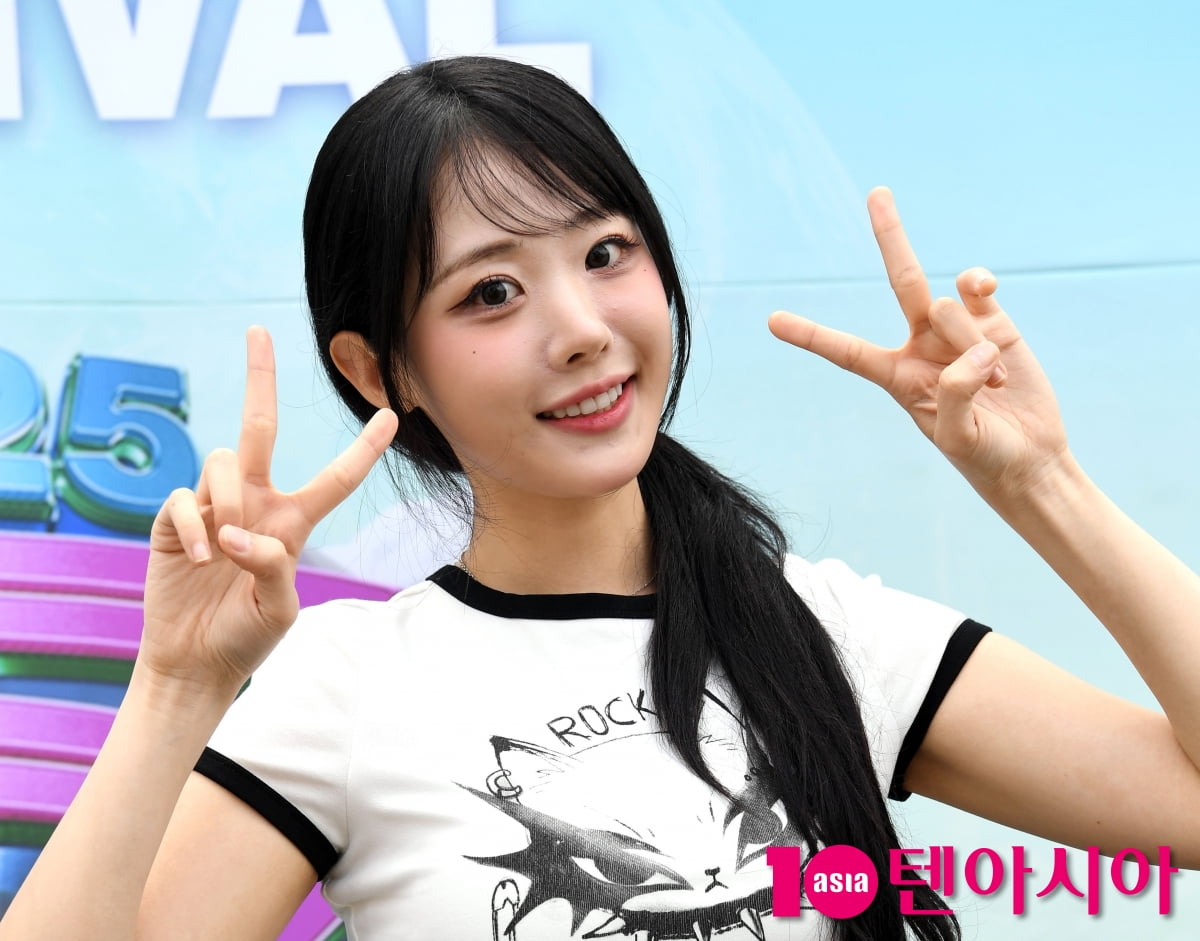 QWER 히나, 시선 사로잡는 미소[TEN포토]