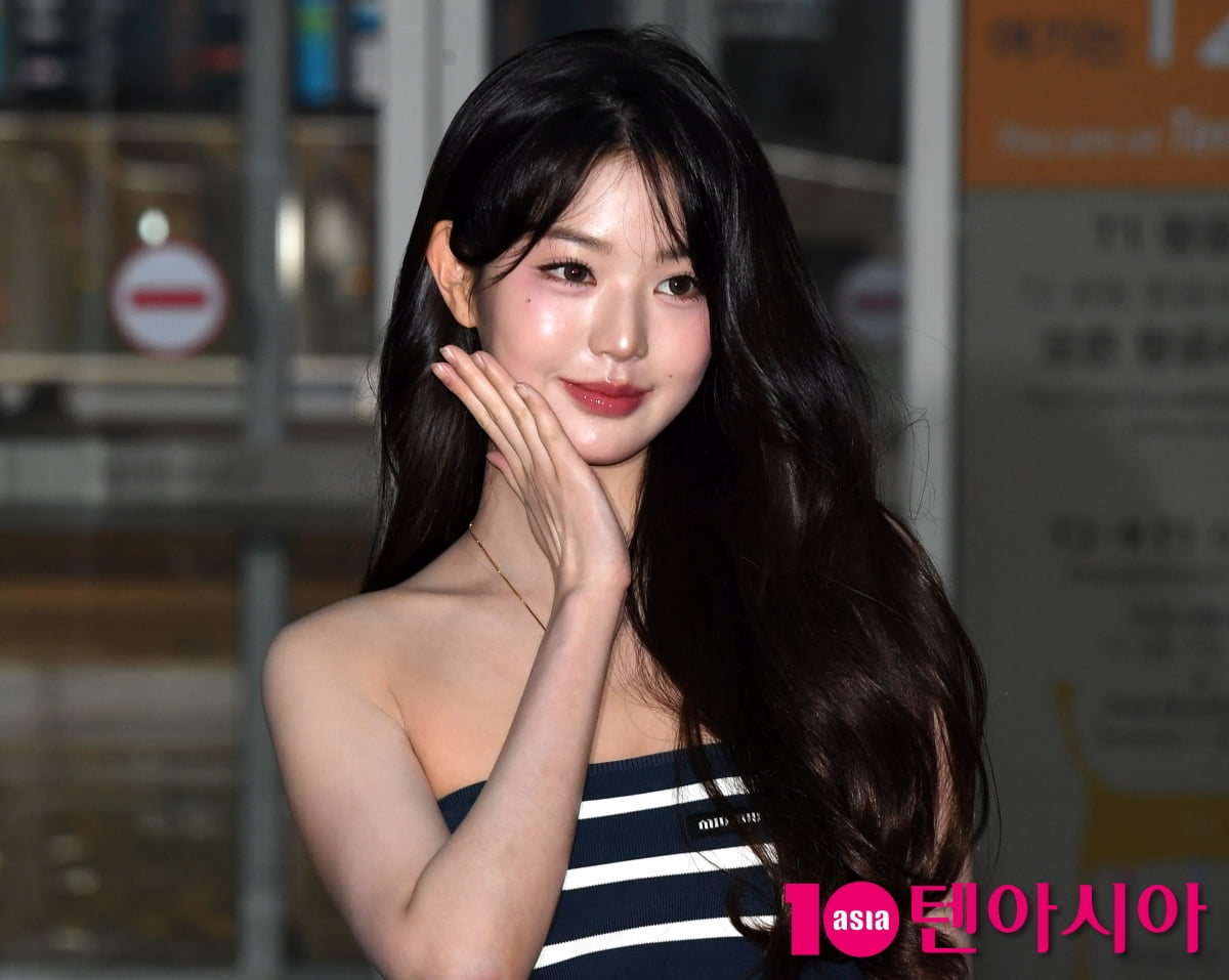 아이브 장원영, 각도 무시한 이쁨 한가득...뒤돌아보면 심쿵[TEN포토+]