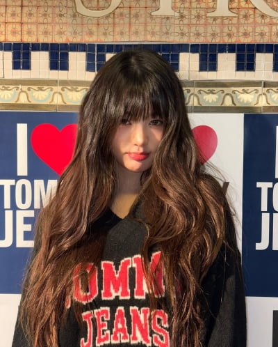 '100억 몸값' 변우석 안 부러운 '광고퀸' 장원영, 뱅헤어+웨이브로 사랑스러운 소녀미 '뿜뿜'