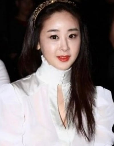 '18살 연하와 파혼' 함소원 "나를 못 보는 게 벌일 것"…中 재벌 2세와 연애 회상 [전문]
