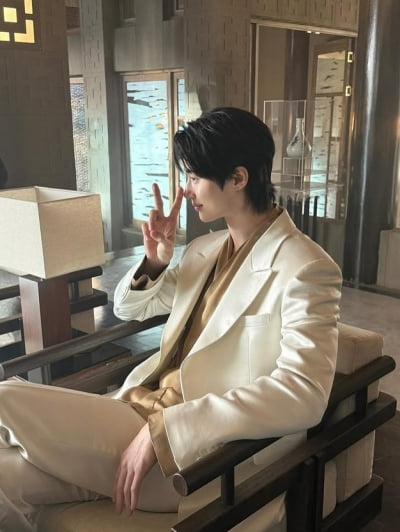 변우석, 이름 활용해 명절 인사라니…재치까지 '한도 초과'