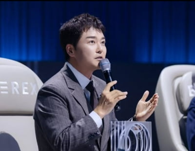 '47세 미혼' 전현무, 5살 연하와 연휴 함께 보냈다…"시간 가는 줄 몰랐어"