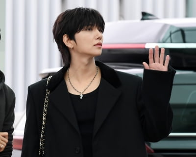 세븐틴 조슈아, 인사하면 여심 심쿵[TEN포토]
