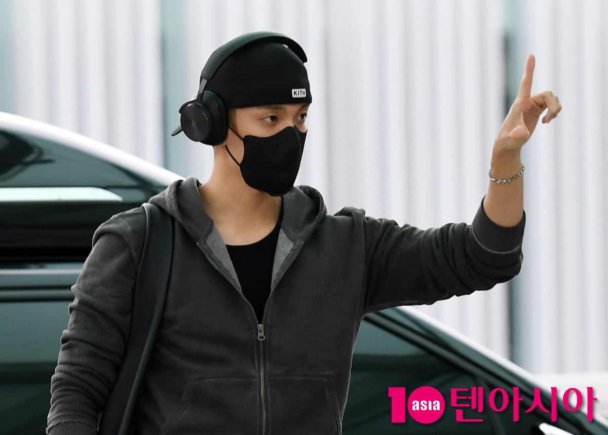 세븐틴 도겸, 비니로 멋낸 공항패션...반짝 반짝[TEN포토+]