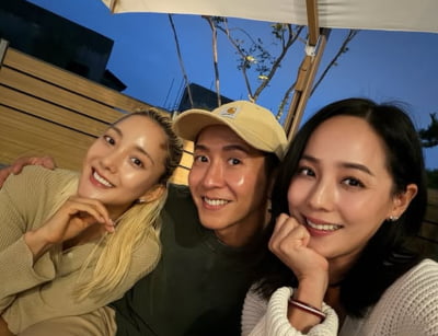 '상습도박 혐의' S.E.S 슈는 또 제외…브라이언 집이 여사친들로 시끌벅적해
