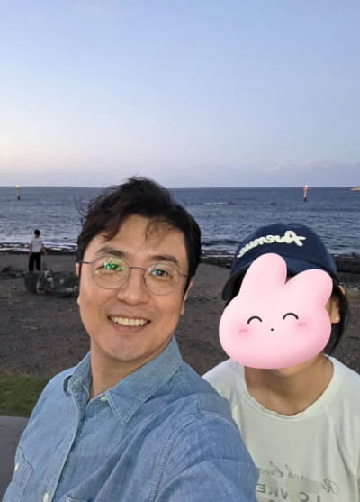 '박지윤과 14년 만에 이혼' 최동석, 데이트에 입 찢어져…아직도 안아달라고