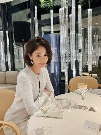 '42세 돌싱' 기은세, 단발 여신 자태 뽐내며 마카오 접수…화려한 미모에 눈길 뺏기네