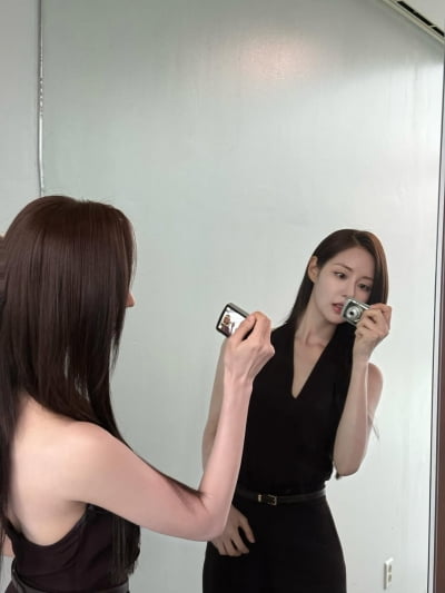 '1000억 건물주 의사 딸' 신슬기, 거울 앞에서 자랑하는 서울대 여신의 자태