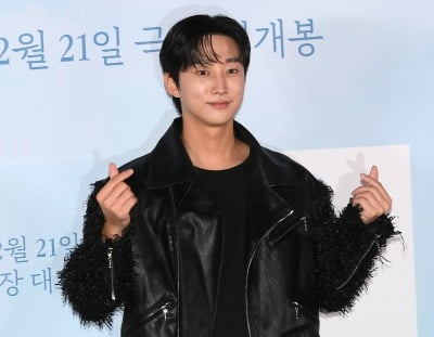 Jinyoung of B1A4 Captivates Latin America with 'Ms. Incognito' and Upcoming Fan Meetings