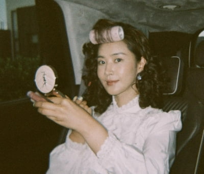 권유리, 사촌 결혼식에 이렇게 참석했나…수영 "우리 엄마 신혼여행 보는 줄"