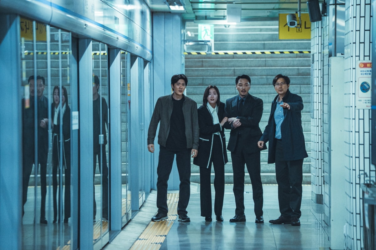 '중간계' 스틸. / 사진제공=포엔터테인먼트, CJ CGV