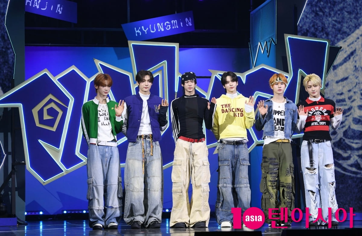 투어스, 미니 4집 ‘play hard’로 컴백[TEN포토+]