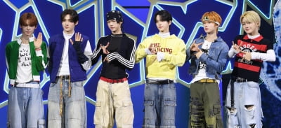 투어스, 미니 4집 ‘play hard’로 컴백[TEN포토+]